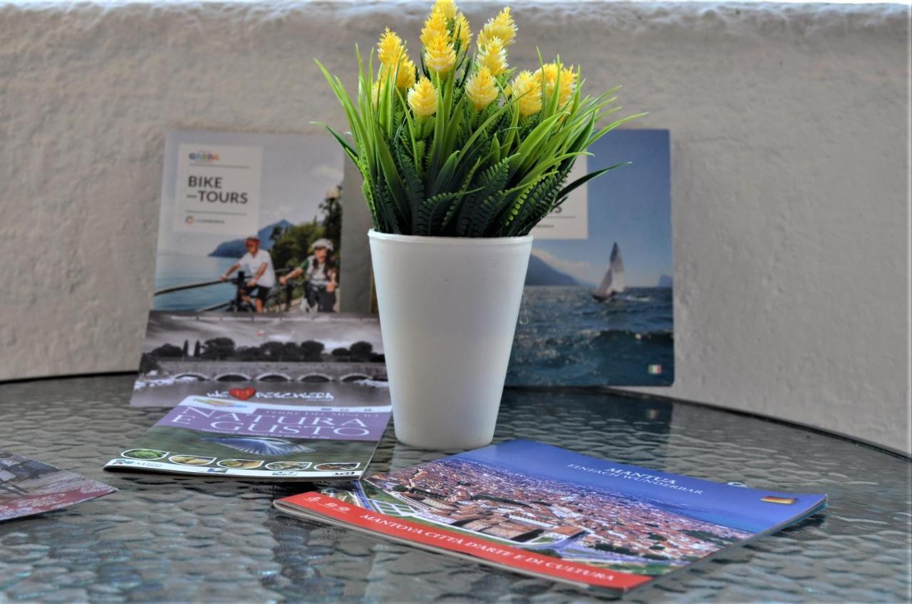 Mattia'S House On Garda Lake 佩斯基耶拉德加达 外观 照片